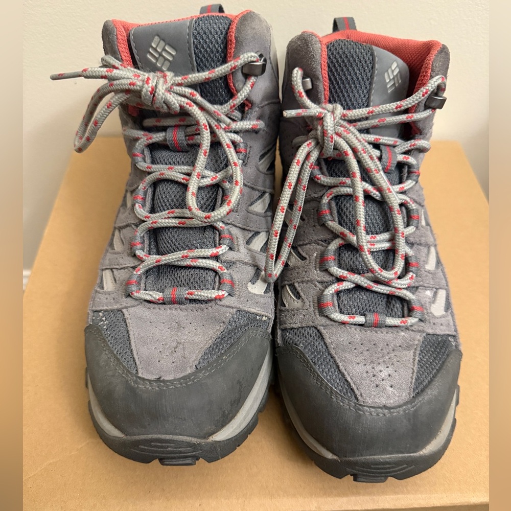 EUC Columbia Crestwood hiking boots